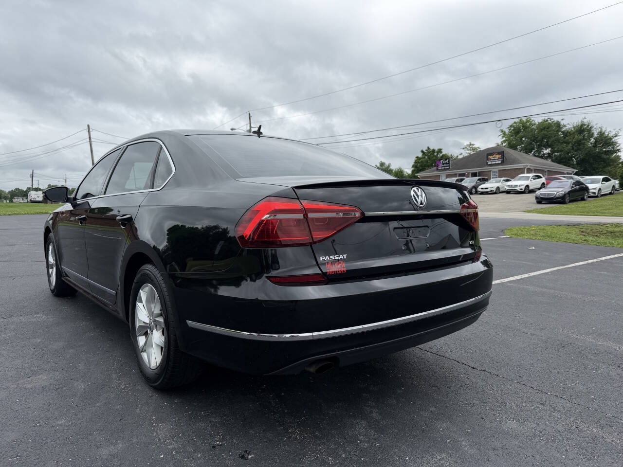 Used 2017 Volkswagen Passat 1.8T S FWD image 4