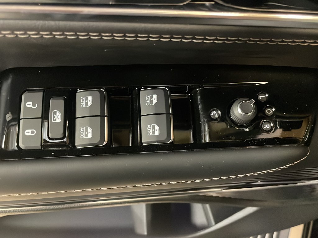 New 2026 Jeep Grand Wagoneer Summit AWD/4WD image 13