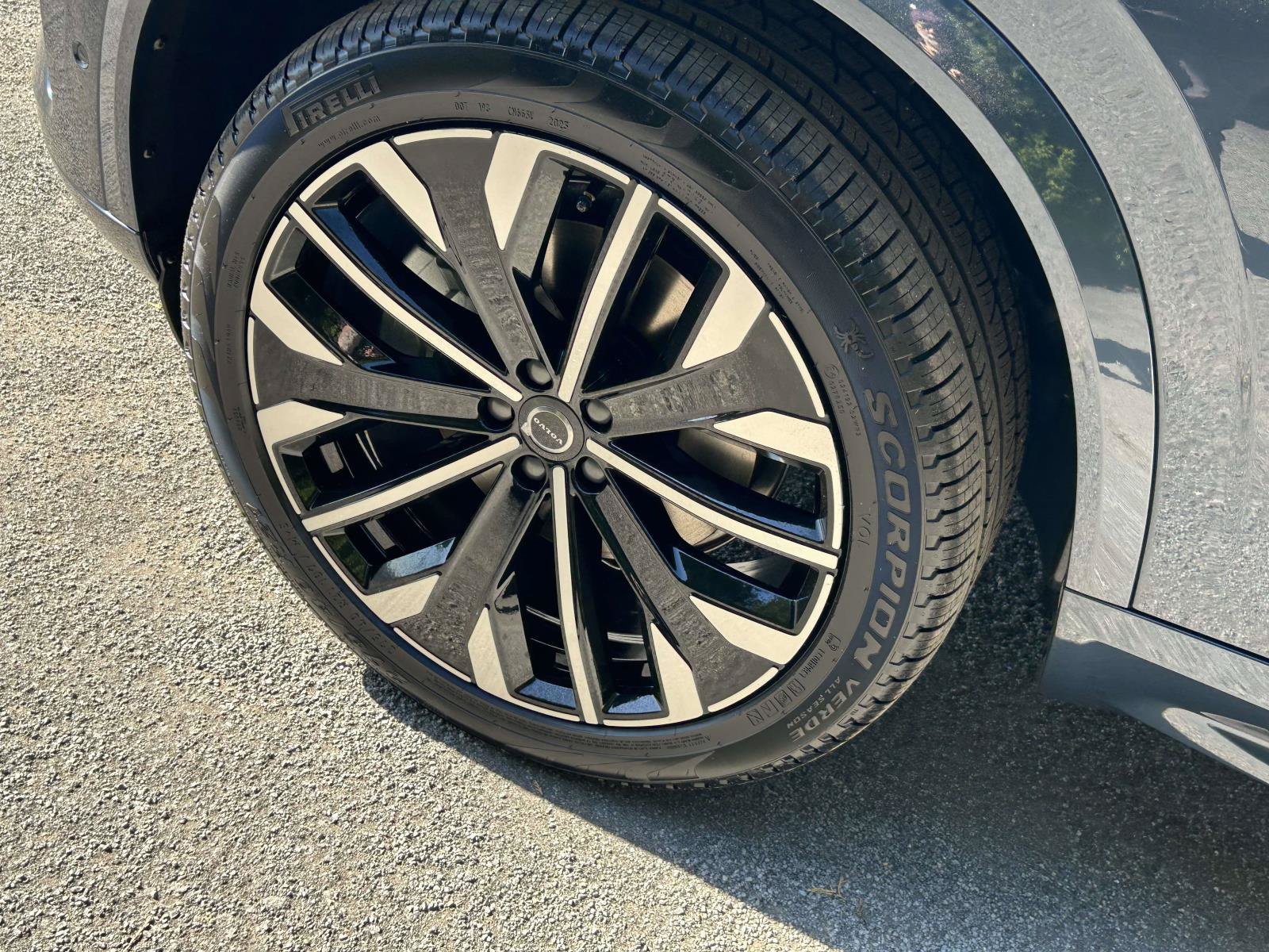 New 2026 Volvo XC90 B6 Plus w/ Protection Package Premier AWD/4WD image 9