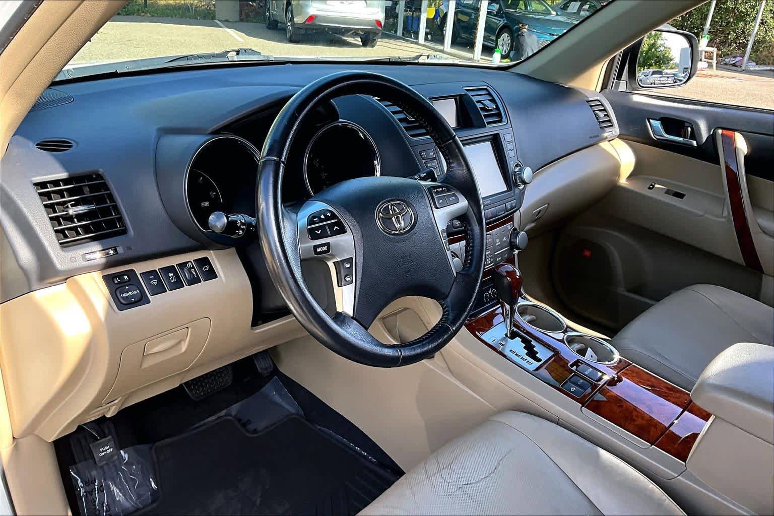 Used 2011 Toyota Highlander Limited image 17