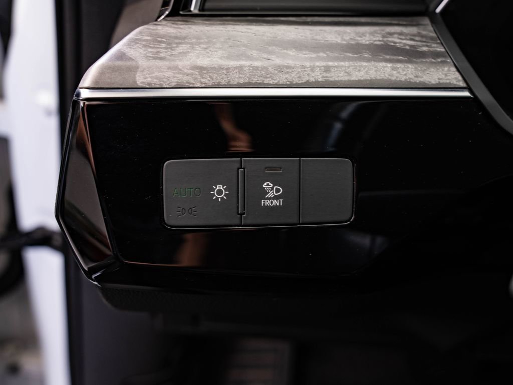 Used 2021 Audi e-tron Premium w/ Convenience Plus Package AWD/4WD image 41