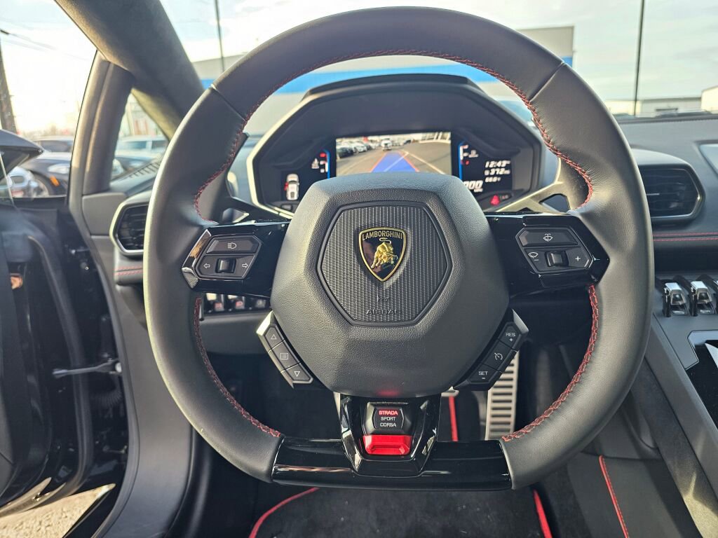 Used 2020 Lamborghini Huracan EVO image 19