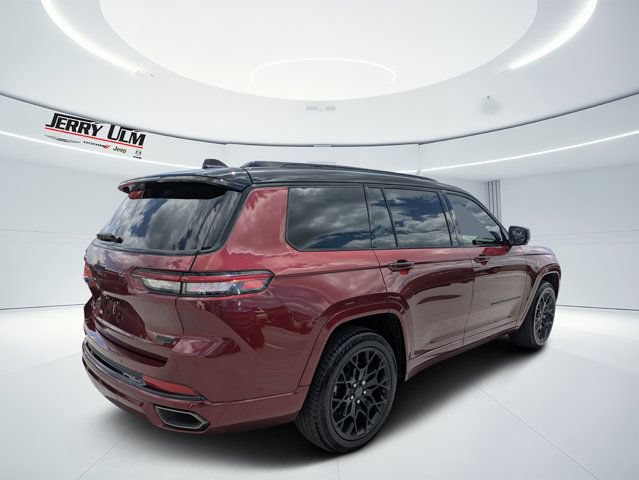 Used 2023 Jeep Grand Cherokee L Summit w/ Advanced Protech Group IV AWD/4WD image 3