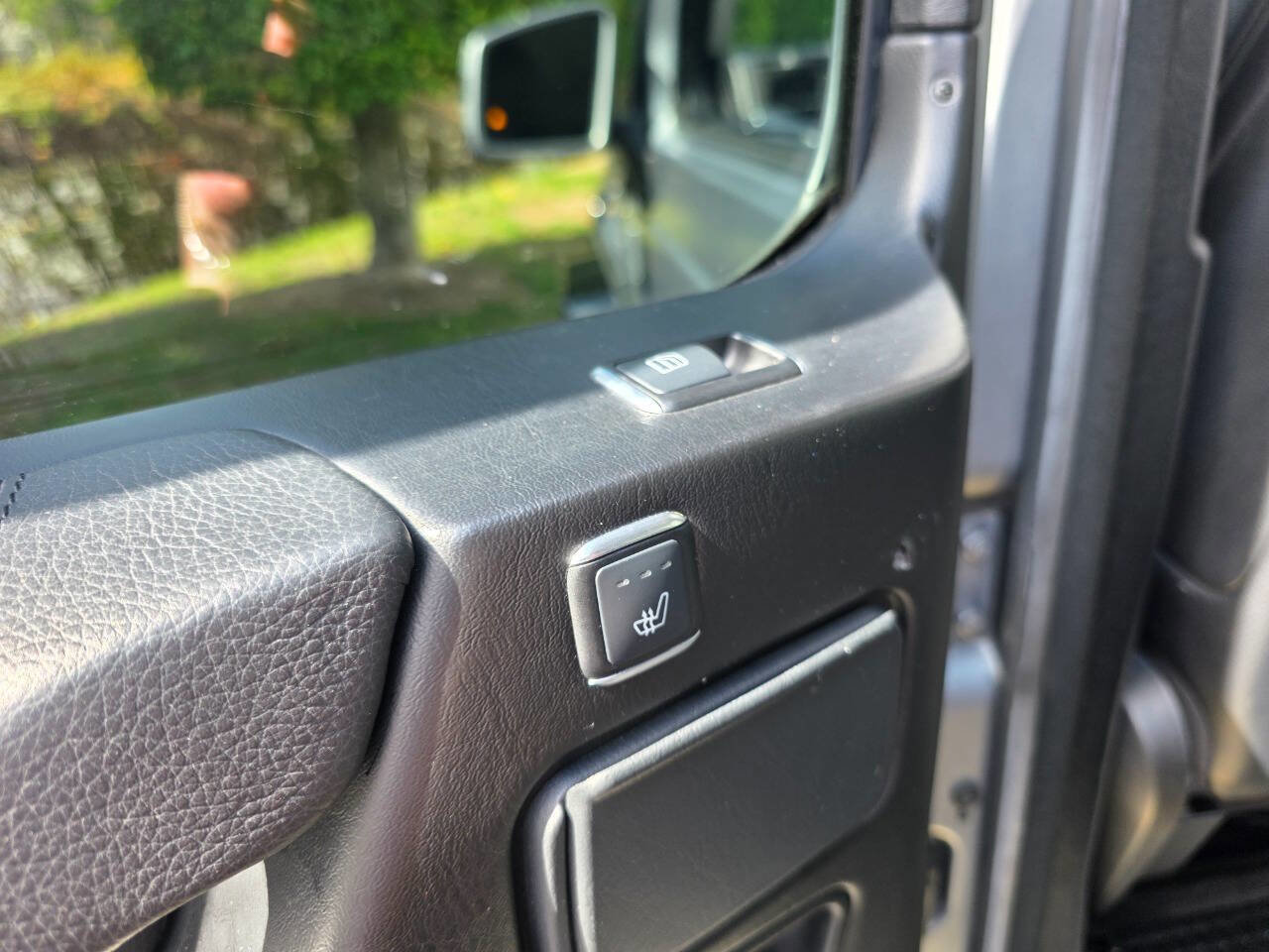 Used 2016 Mercedes-Benz G 550 image 32