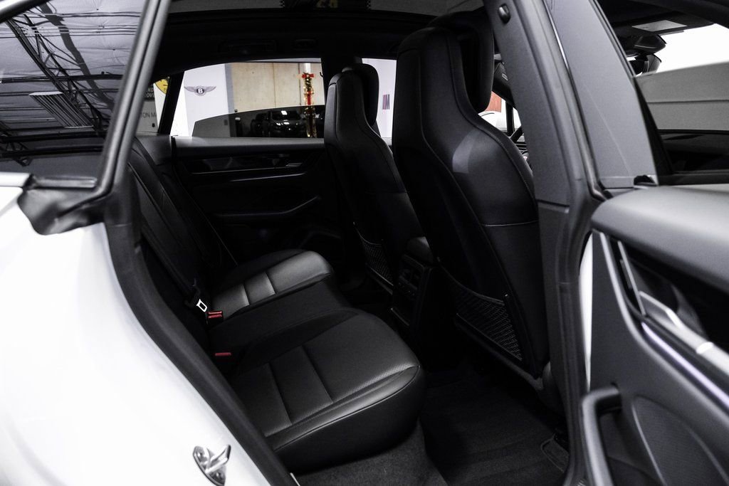 Used 2024 Porsche Macan 4 Electric AWD/4WD image 37