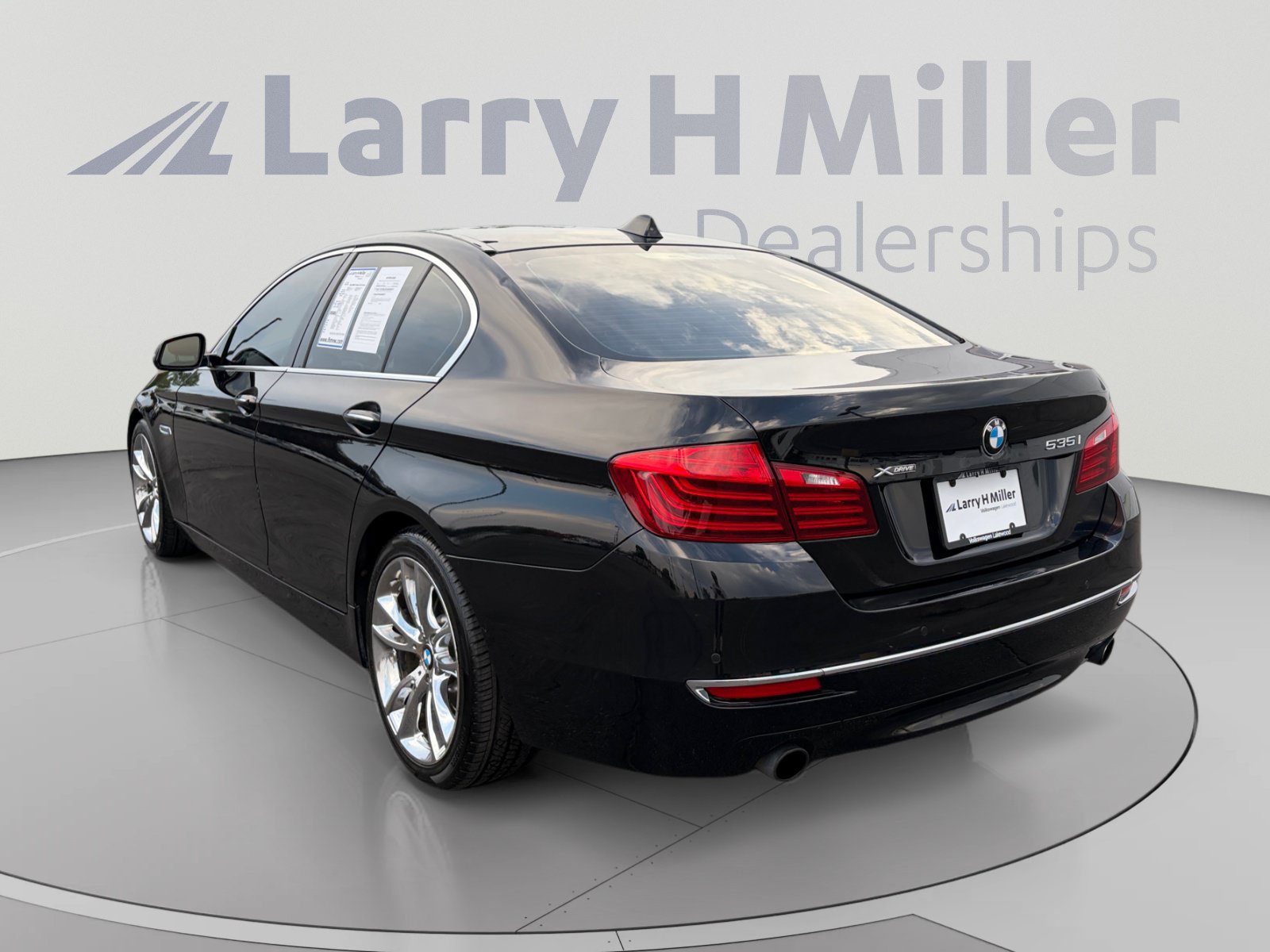 Used 2014 BMW 535i xDrive Sedan AWD/4WD image 3