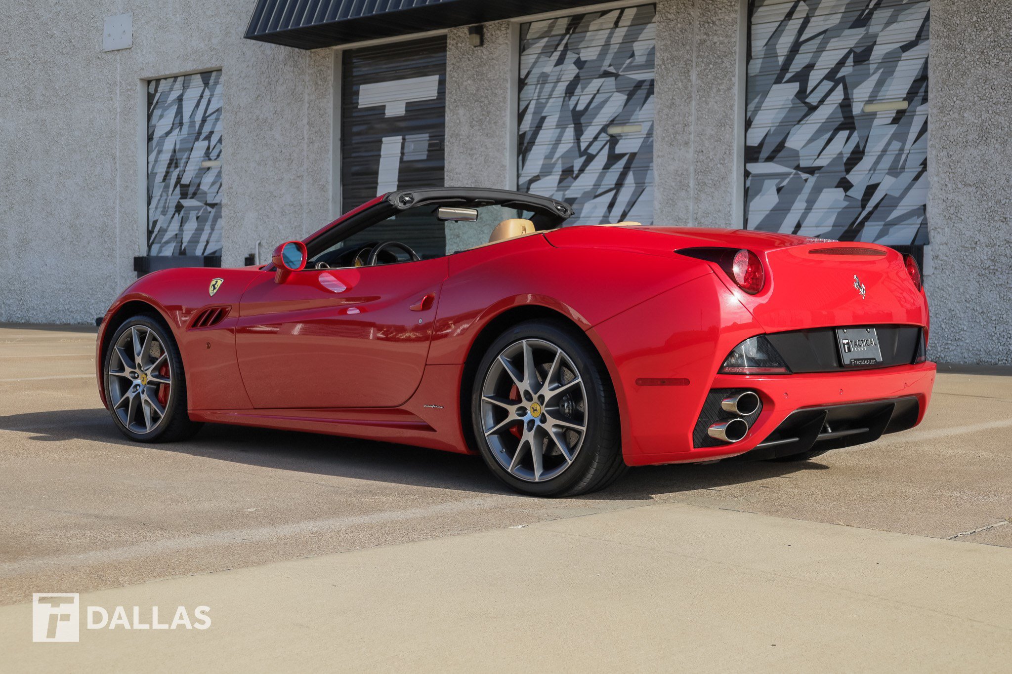 Used 2010 Ferrari California RWD image 10
