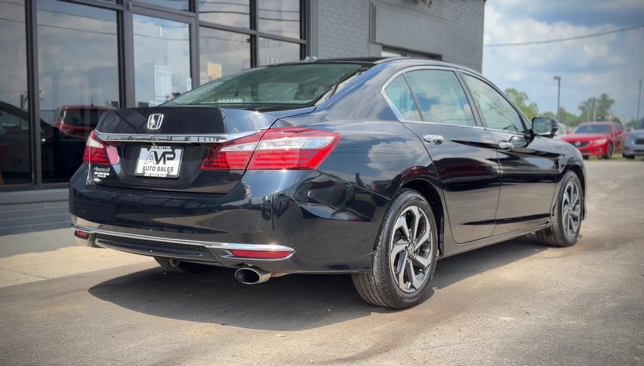 Used 2017 Honda Accord EX image 2