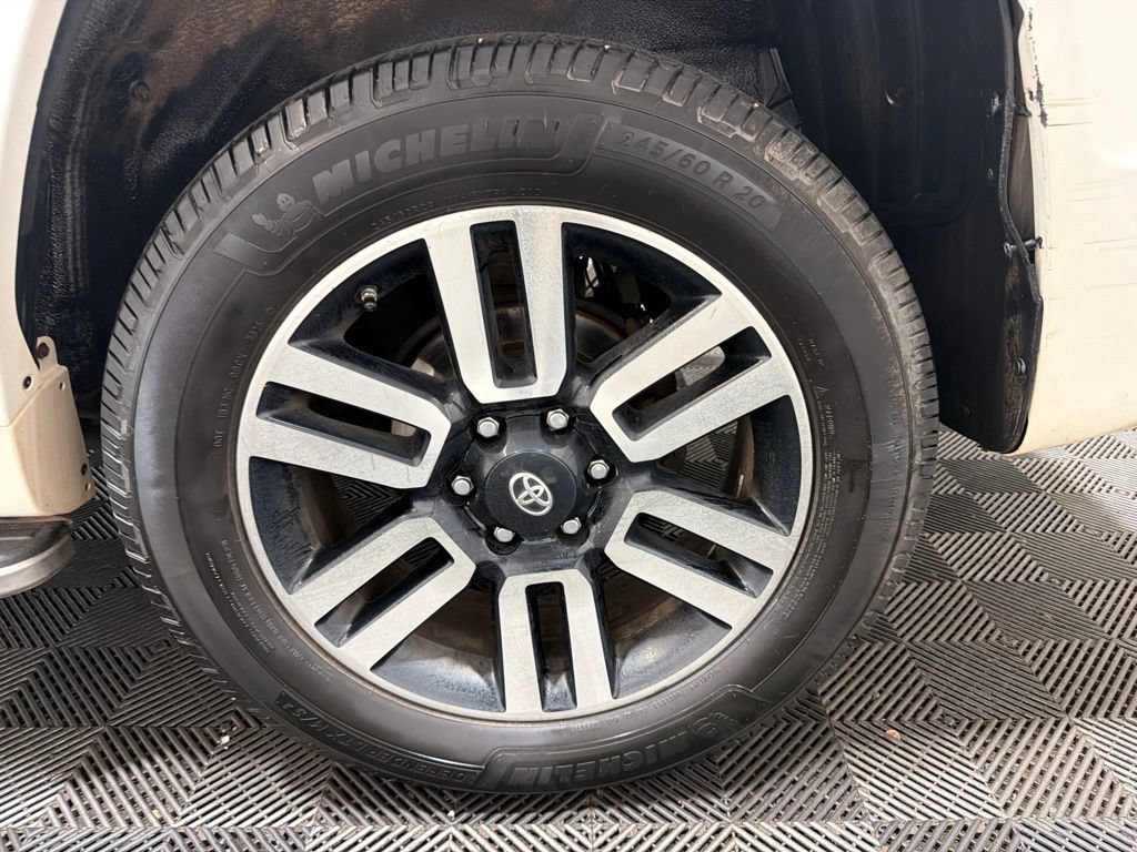 Used 2017 Toyota 4Runner Limited AWD/4WD image 33