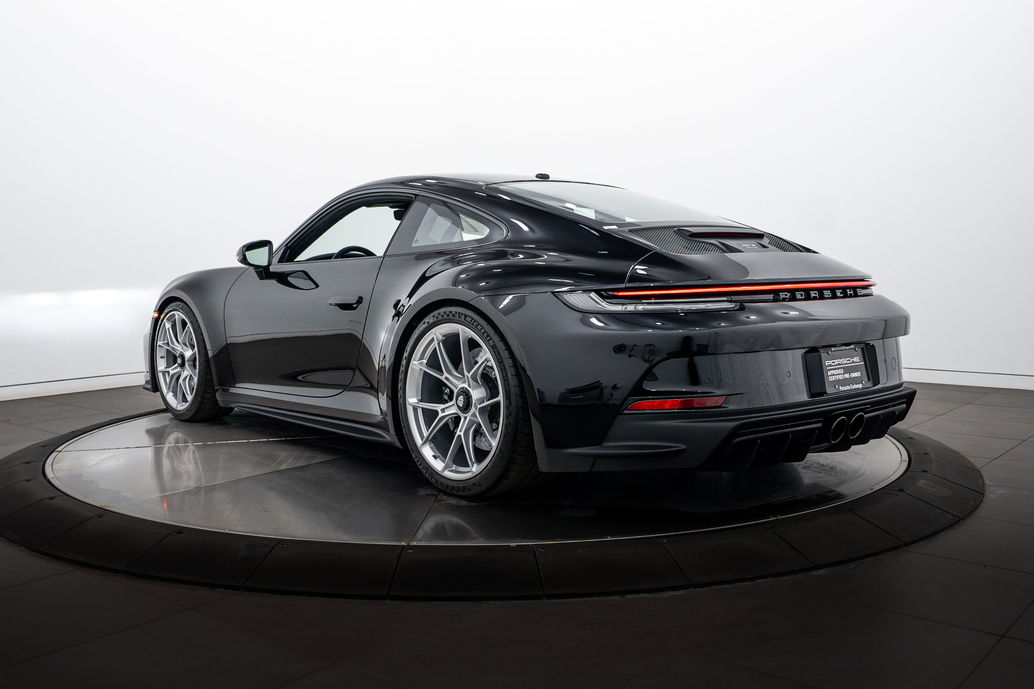 Certified 2023 Porsche 911 GT3 RWD image 3