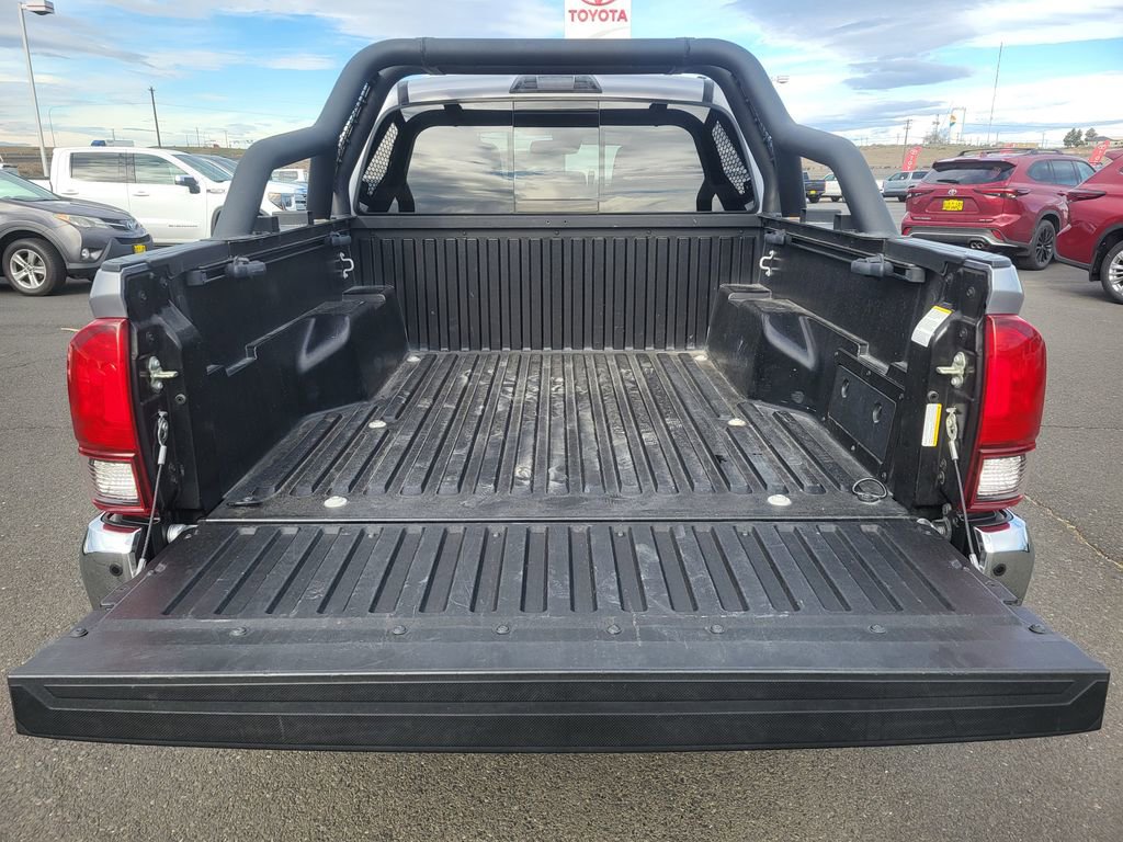 Certified 2020 Toyota Tacoma SR5 image 18