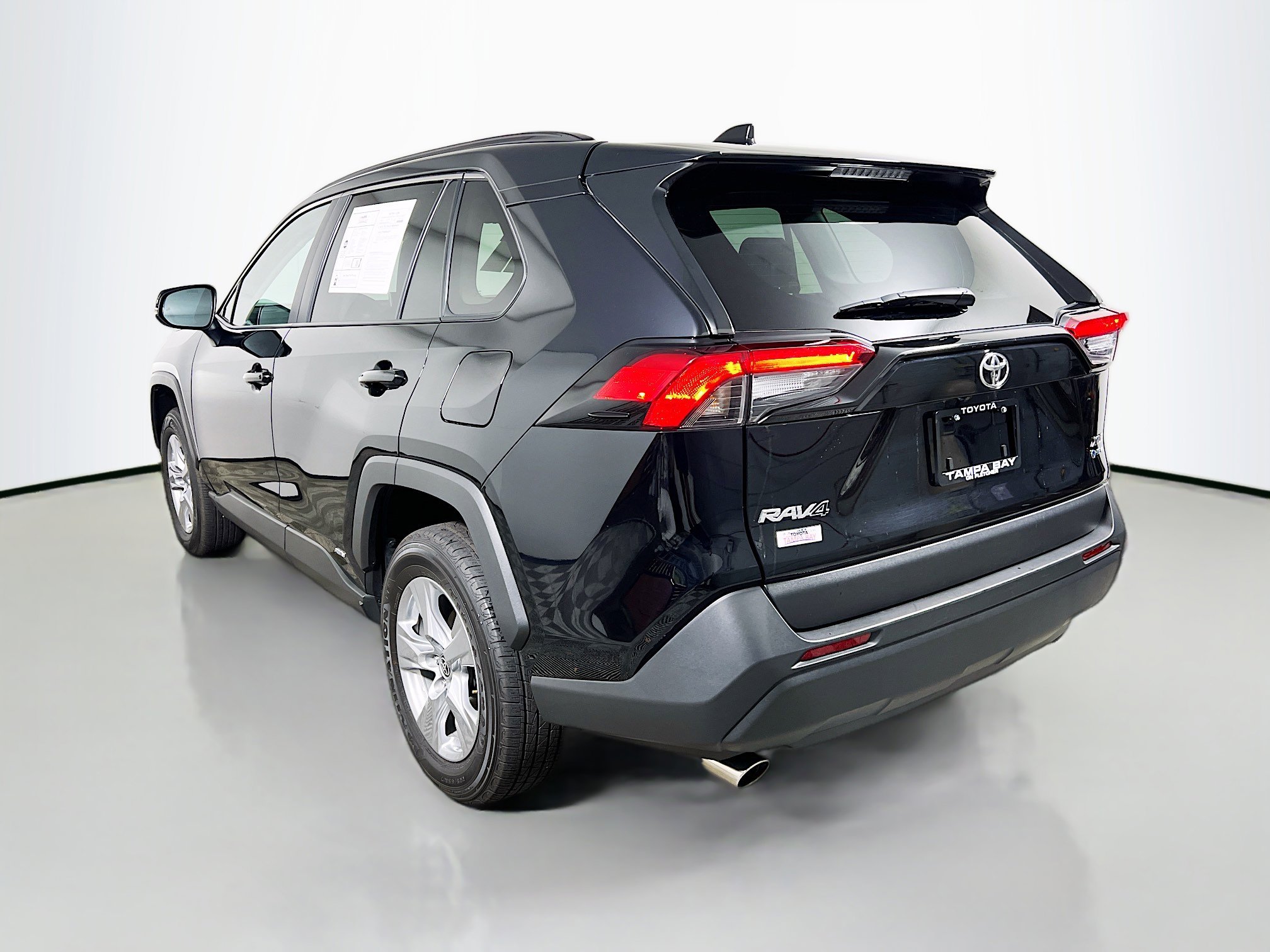 Used 2025 Toyota RAV4 XLE image 8