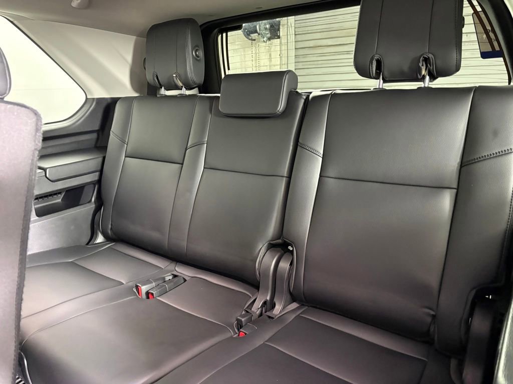 Used 2024 Toyota Sequoia Platinum AWD/4WD image 28