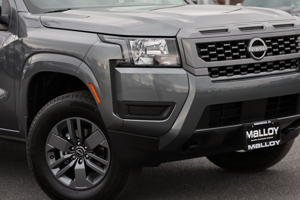 Used 2025 Nissan Frontier SV image 2