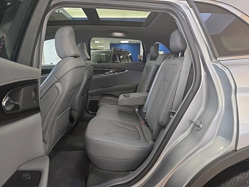 Used 2022 Lincoln Nautilus Reserve w/ Equipment Group 201A image 30