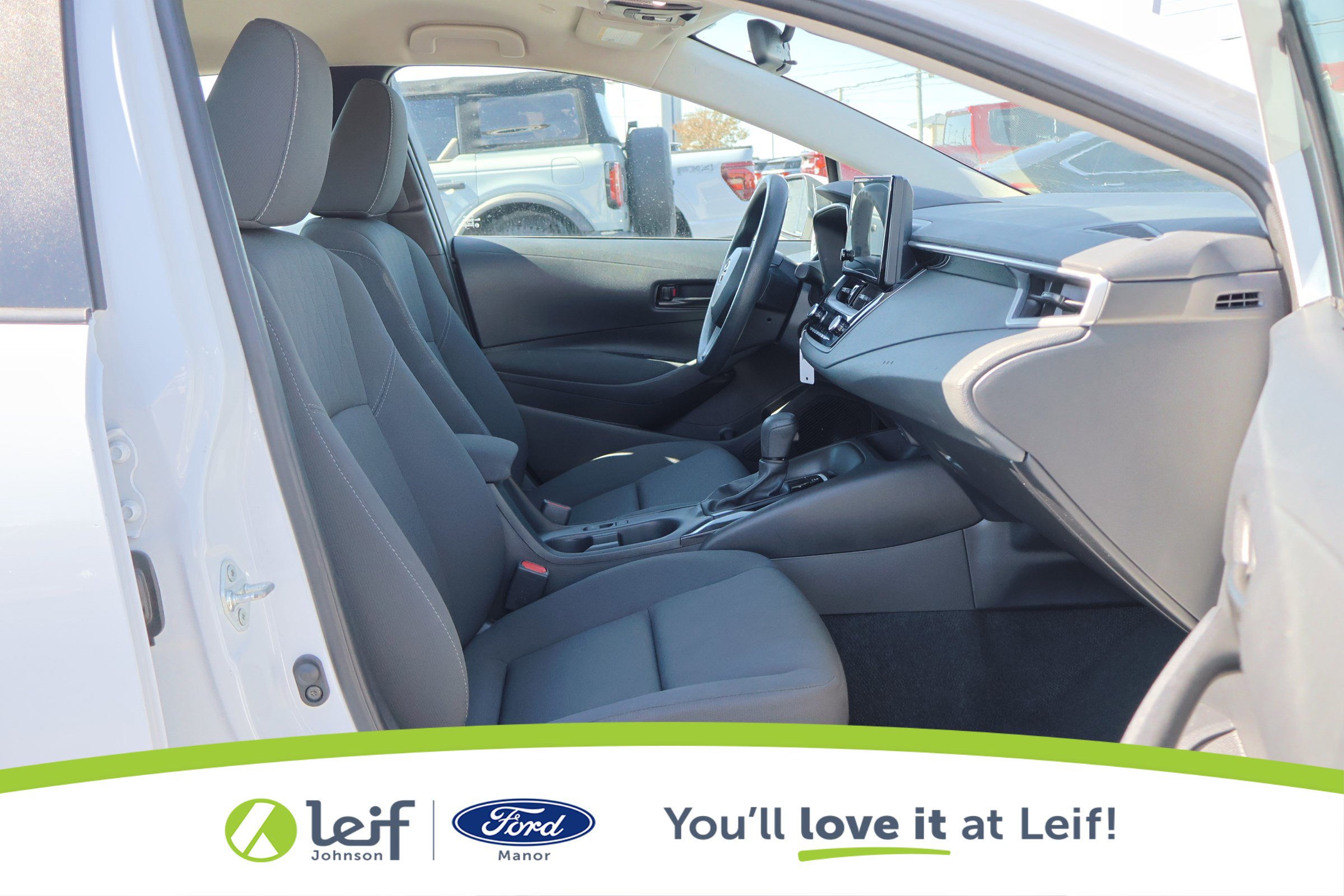 Used 2024 Toyota Corolla LE image 32