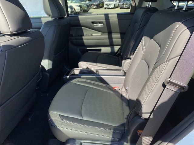 New 2026 Nissan Pathfinder SL w/ SL Premium Package AWD/4WD image 7