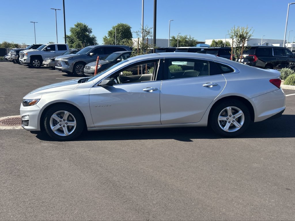 Used 2021 Chevrolet Malibu LS FWD image 4