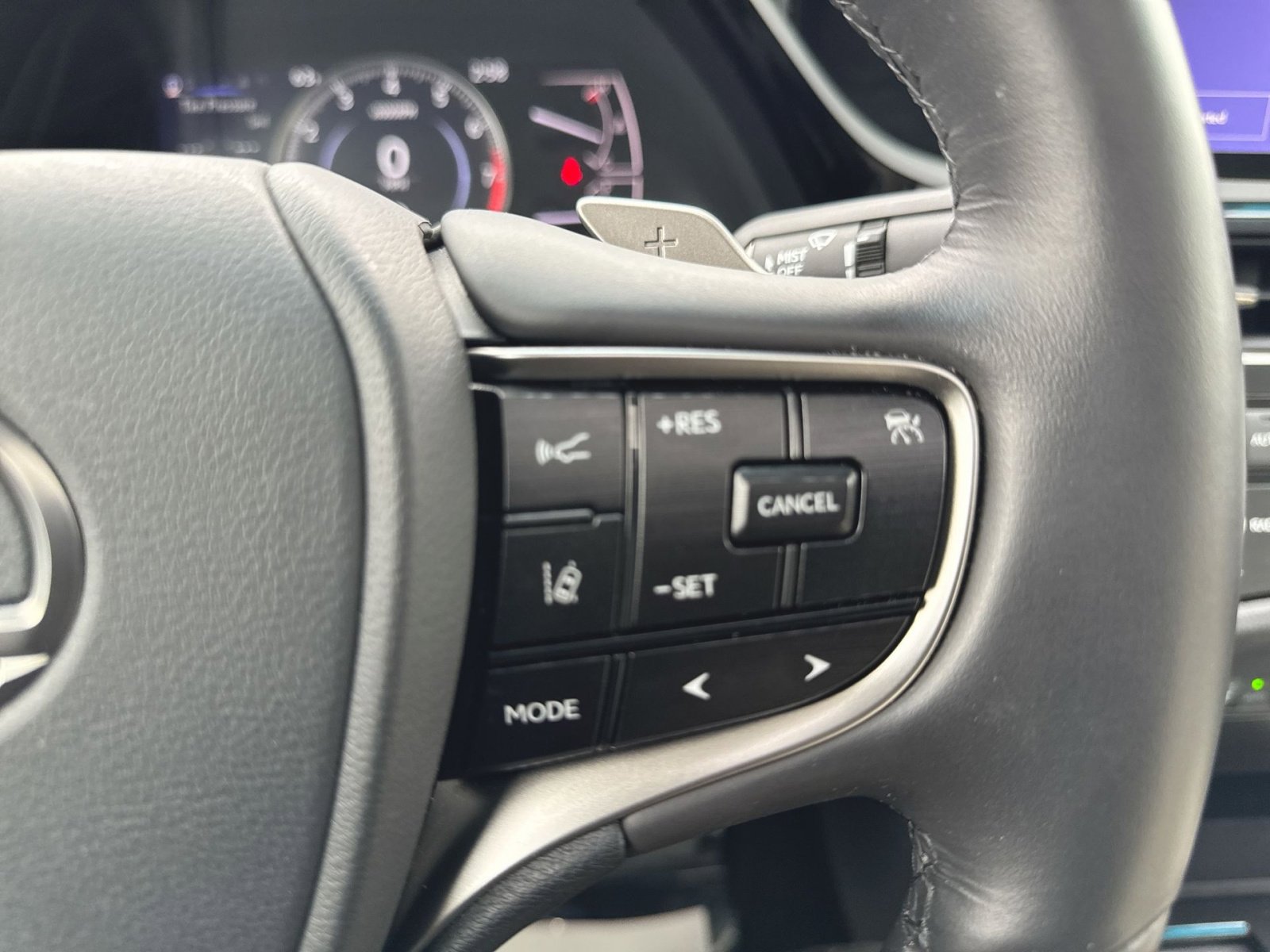 Used 2023 Lexus ES 350 w/ Accessory Package (Z1) image 16