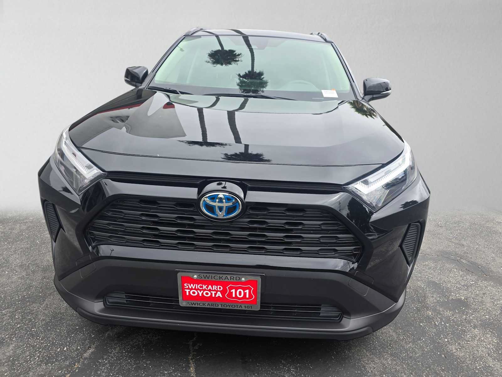 Used 2024 Toyota RAV4 XLE AWD/4WD image 8