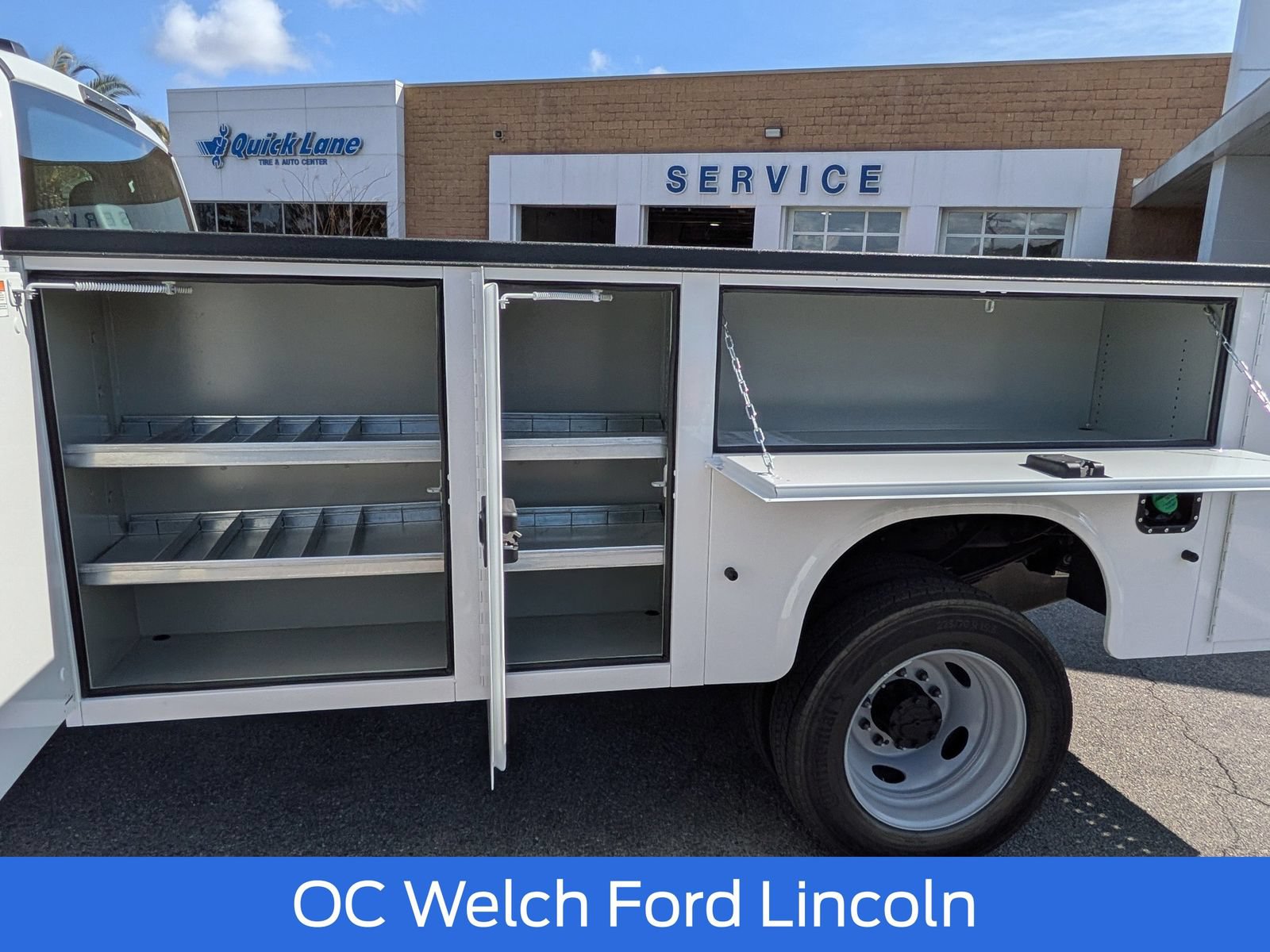 New 2026 Ford F550 4x4 Regular Cab Super Duty w/ XL Chrome Package image 9