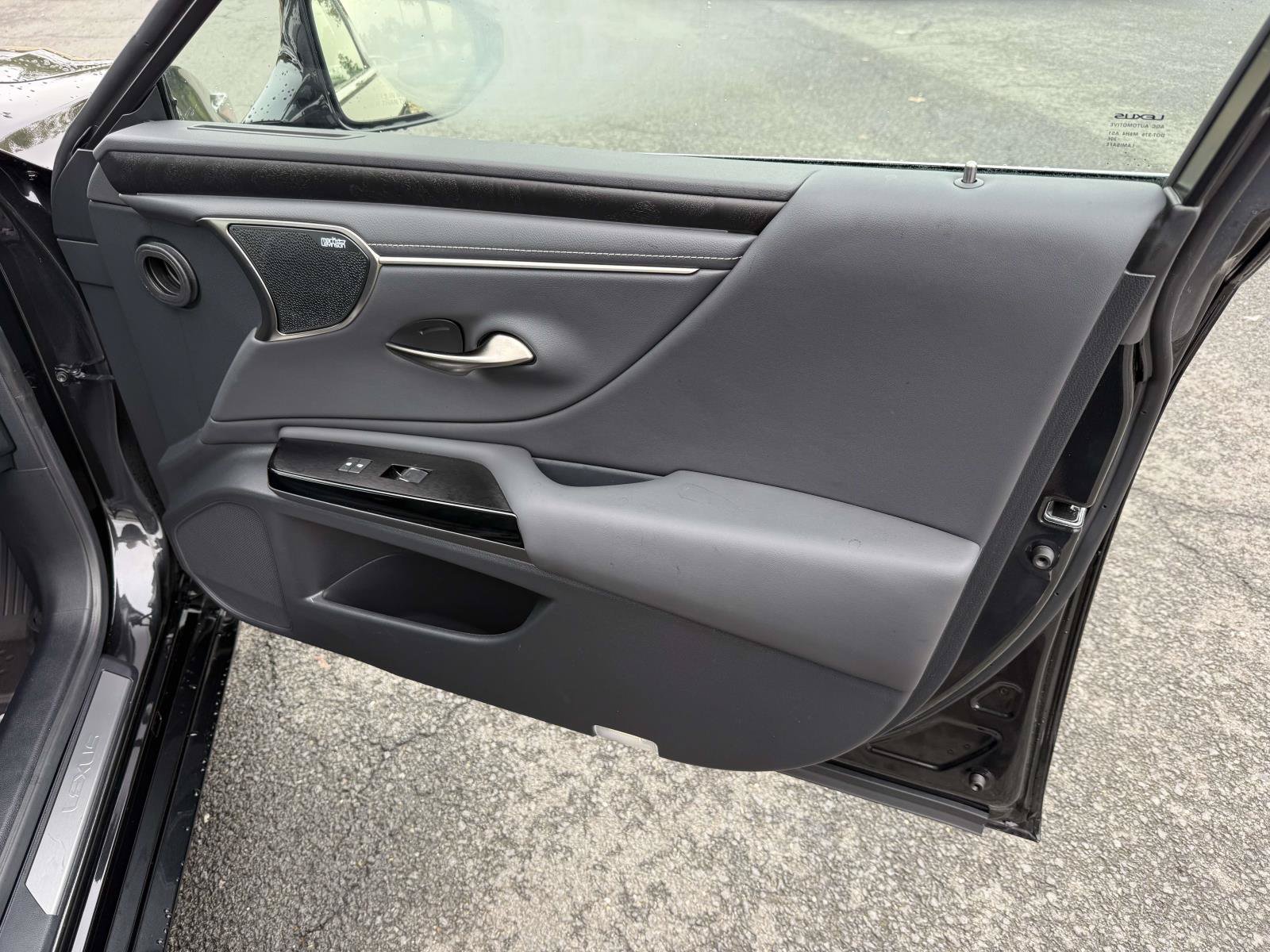 Used 2024 Lexus ES 350 Ultra Luxury w/ Accessory Package (Z2) FWD image 15