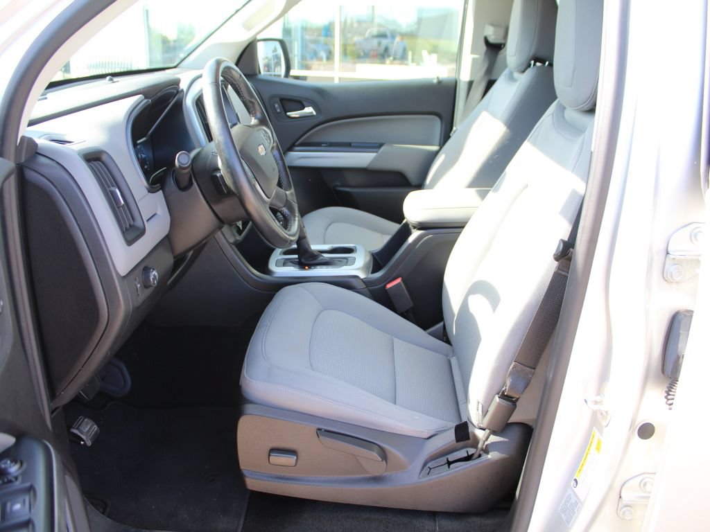 Used 2017 Chevrolet Colorado LT w/ Safety Package RWD image 9