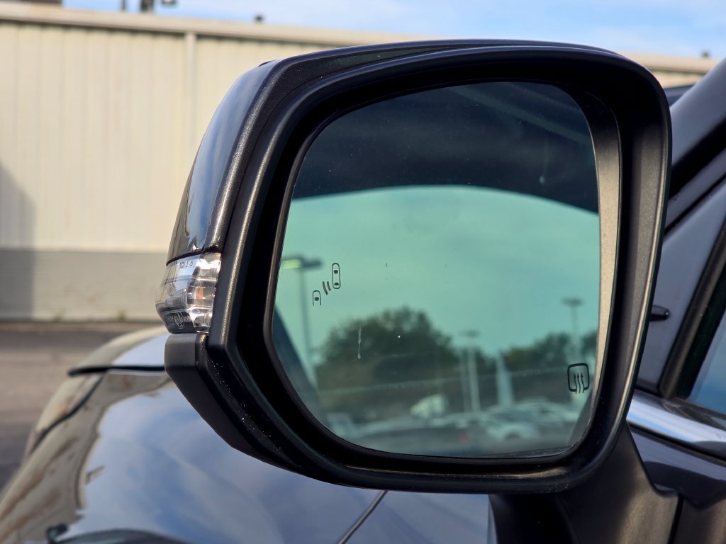 Used 2021 Toyota Highlander XLE FWD image 25