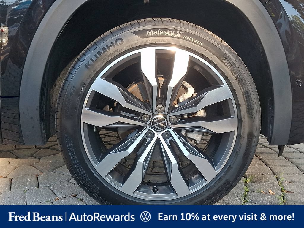 Certified 2023 Volkswagen Atlas Cross Sport SEL Premium R-Line AWD/4WD image 11