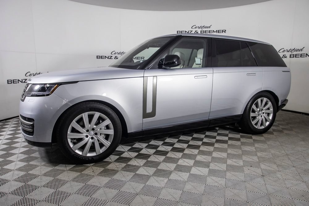 Used 2024 Land Rover Range Rover SE AWD/4WD image 9