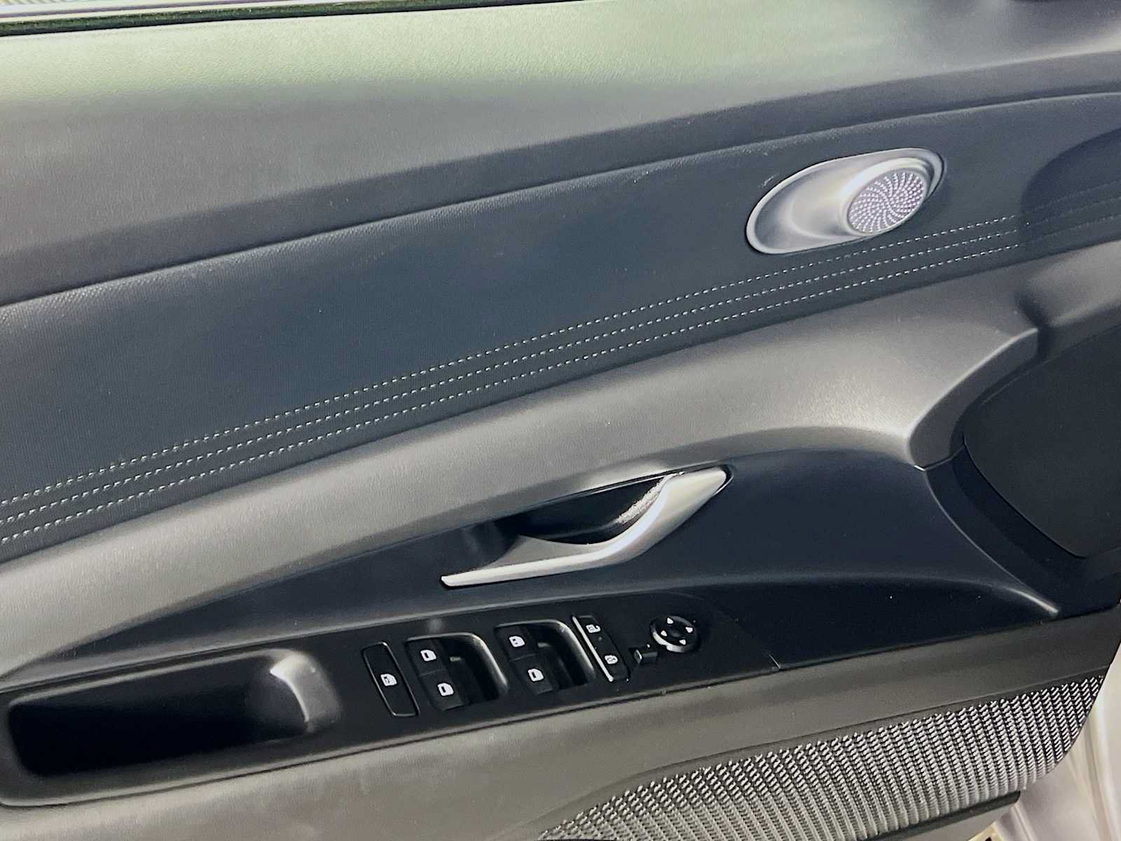 Certified 2025 Hyundai Elantra SE FWD image 17