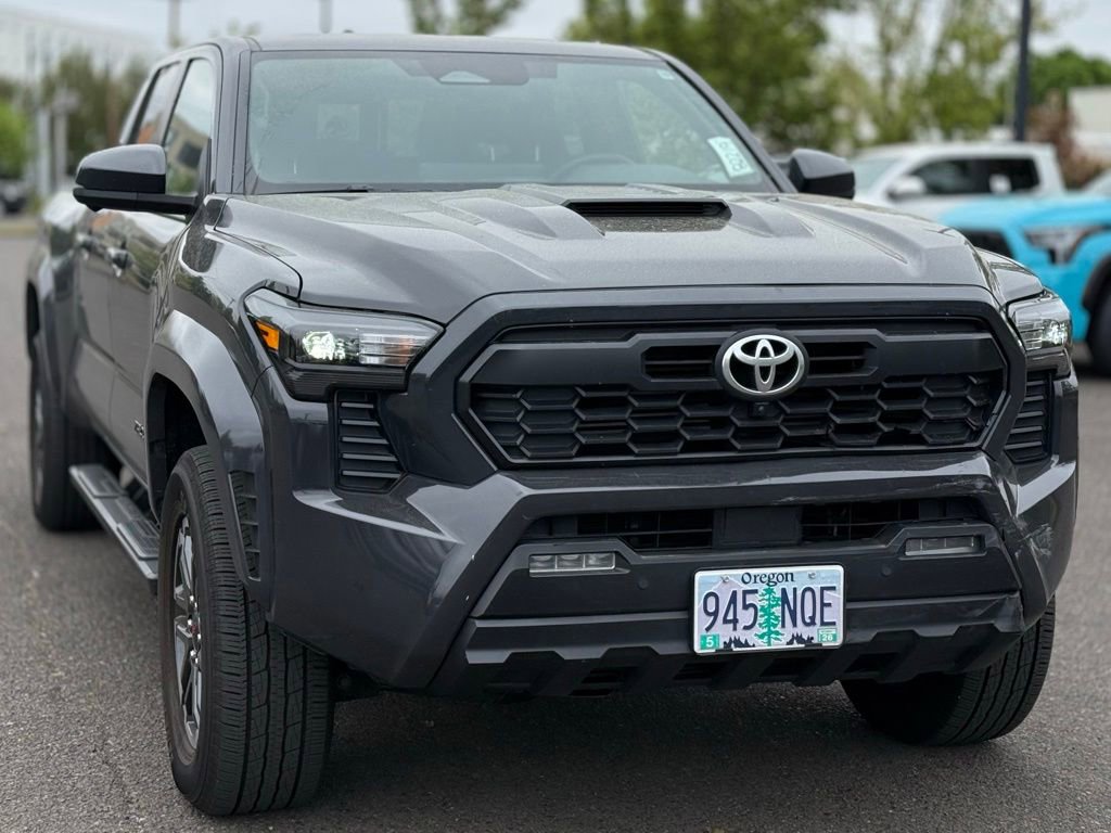 Used 2024 Toyota Tacoma TRD Sport w/ TRD Sport Premium Package AWD/4WD image 7