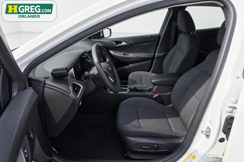 Used 2017 Chevrolet Cruze LT w/ Convenience Package FWD image 10