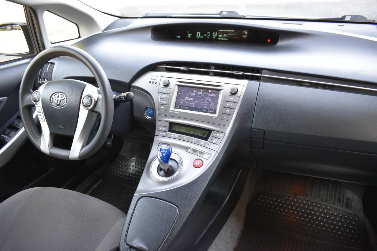 Used 2013 Toyota Prius Three image 29
