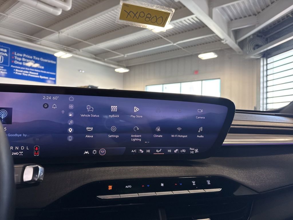 Used 2025 Buick Enclave Preferred AWD/4WD image 13