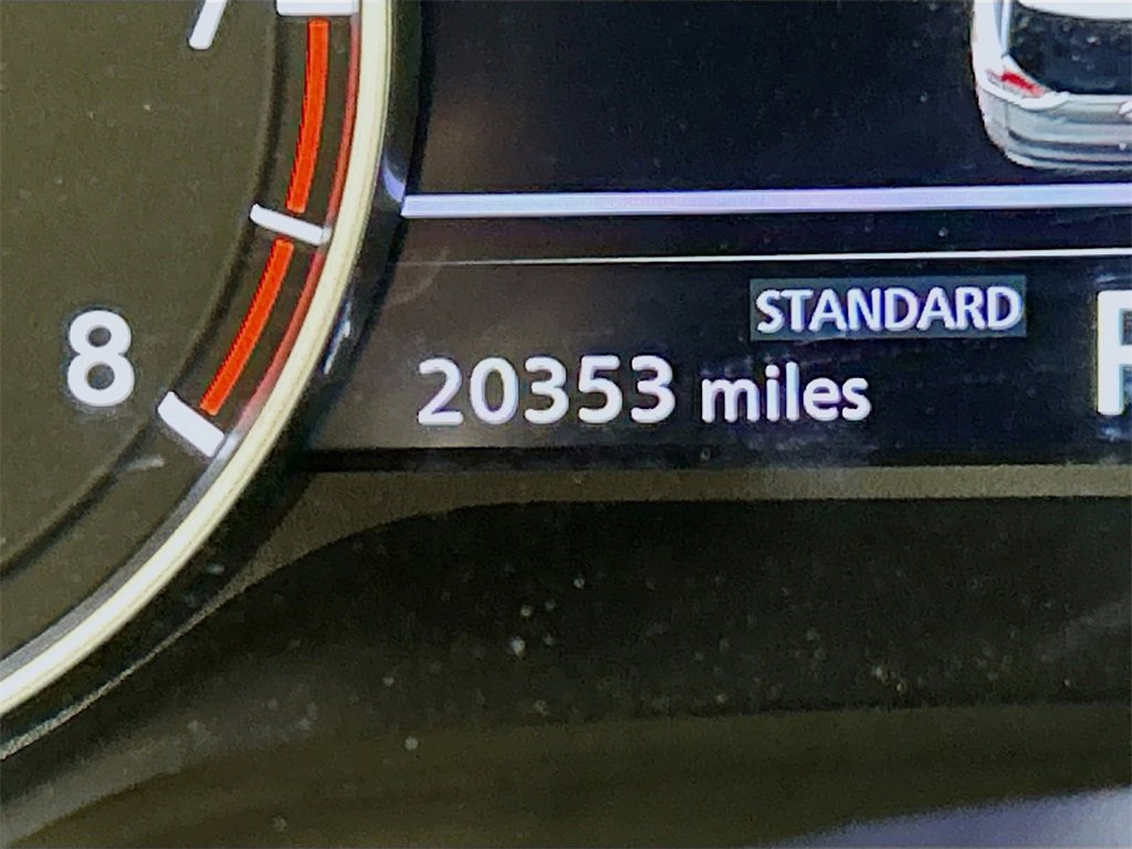 Used 2023 Nissan Rogue SV image 10