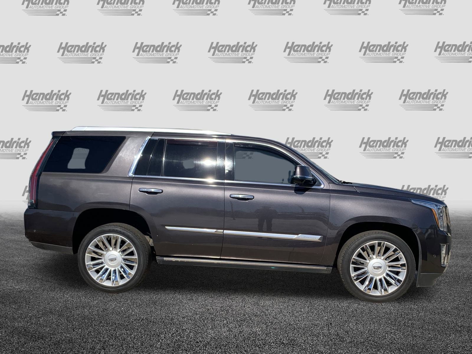 Used 2017 Cadillac Escalade Platinum image 11