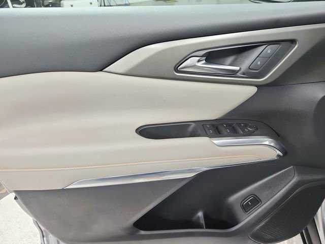 Used 2025 Chevrolet Traverse LT FWD image 36