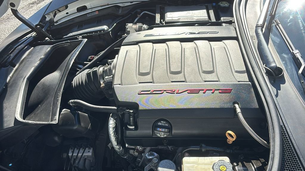Used 2018 Chevrolet Corvette Stingray Coupe w/ 1LT RWD image 31