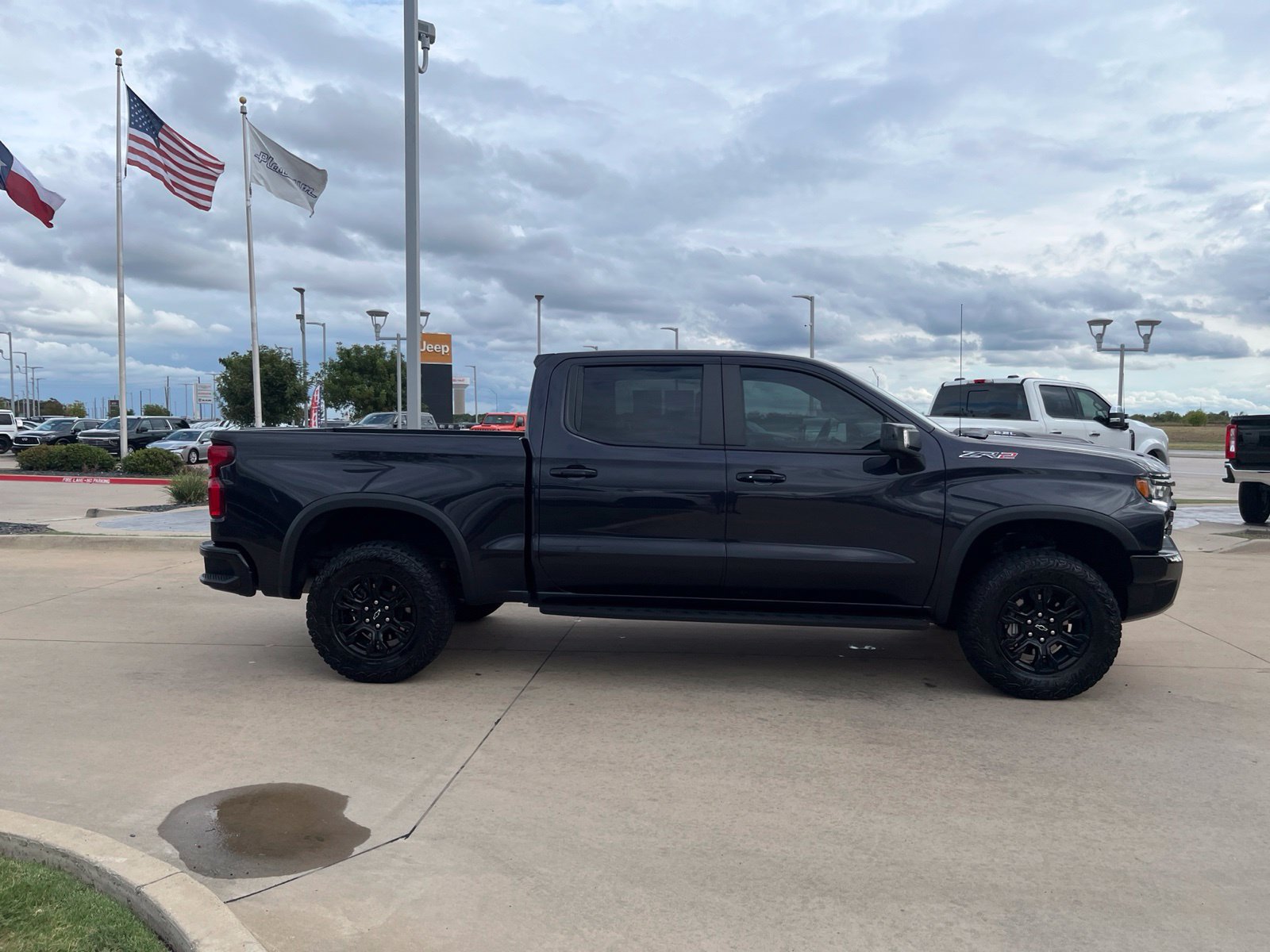 Used 2023 Chevrolet Silverado 1500 ZR2 w/ Technology Package AWD/4WD image 7