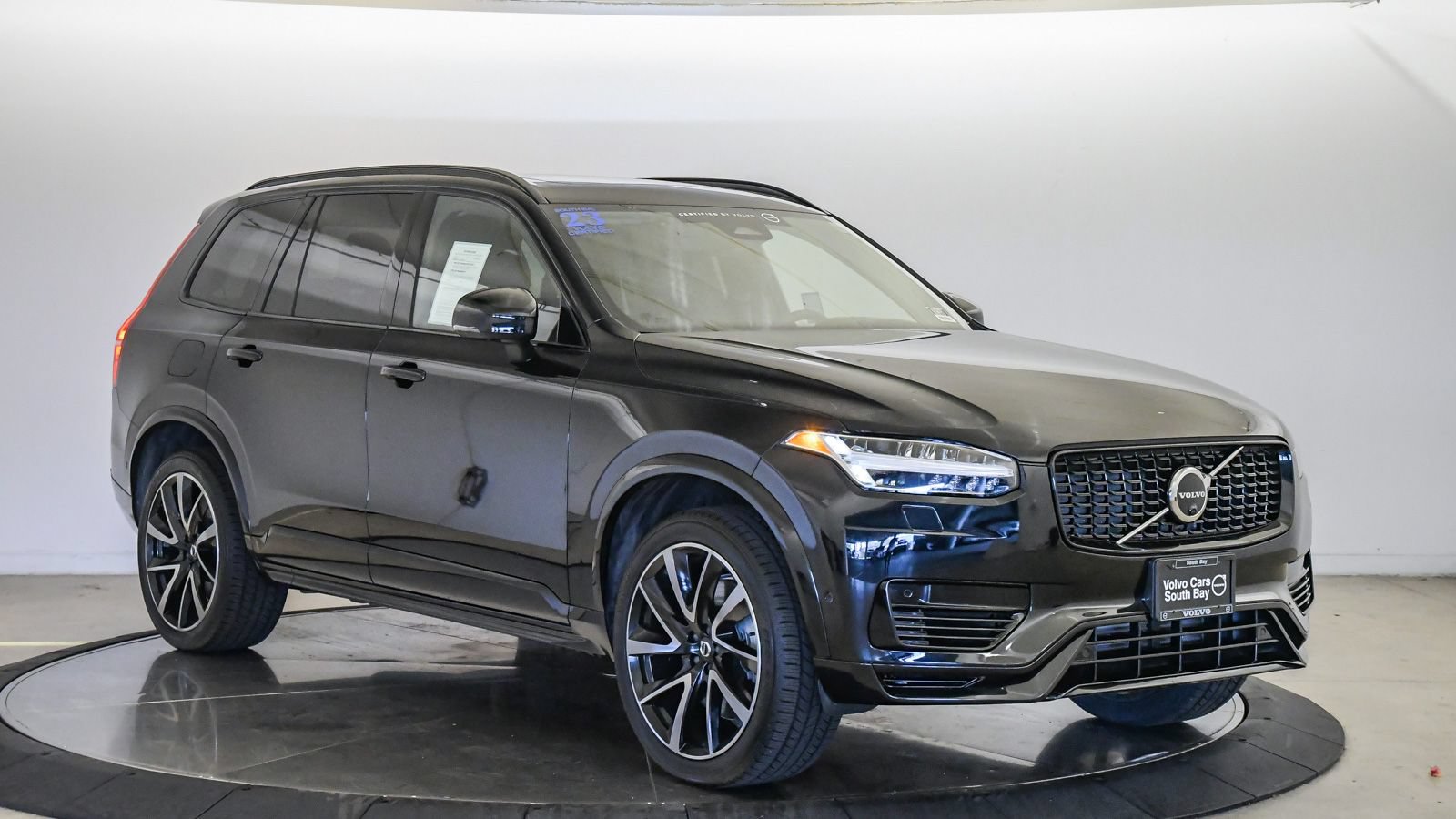 Certified 2023 Volvo XC90 T8 Ultimate AWD/4WD image 6