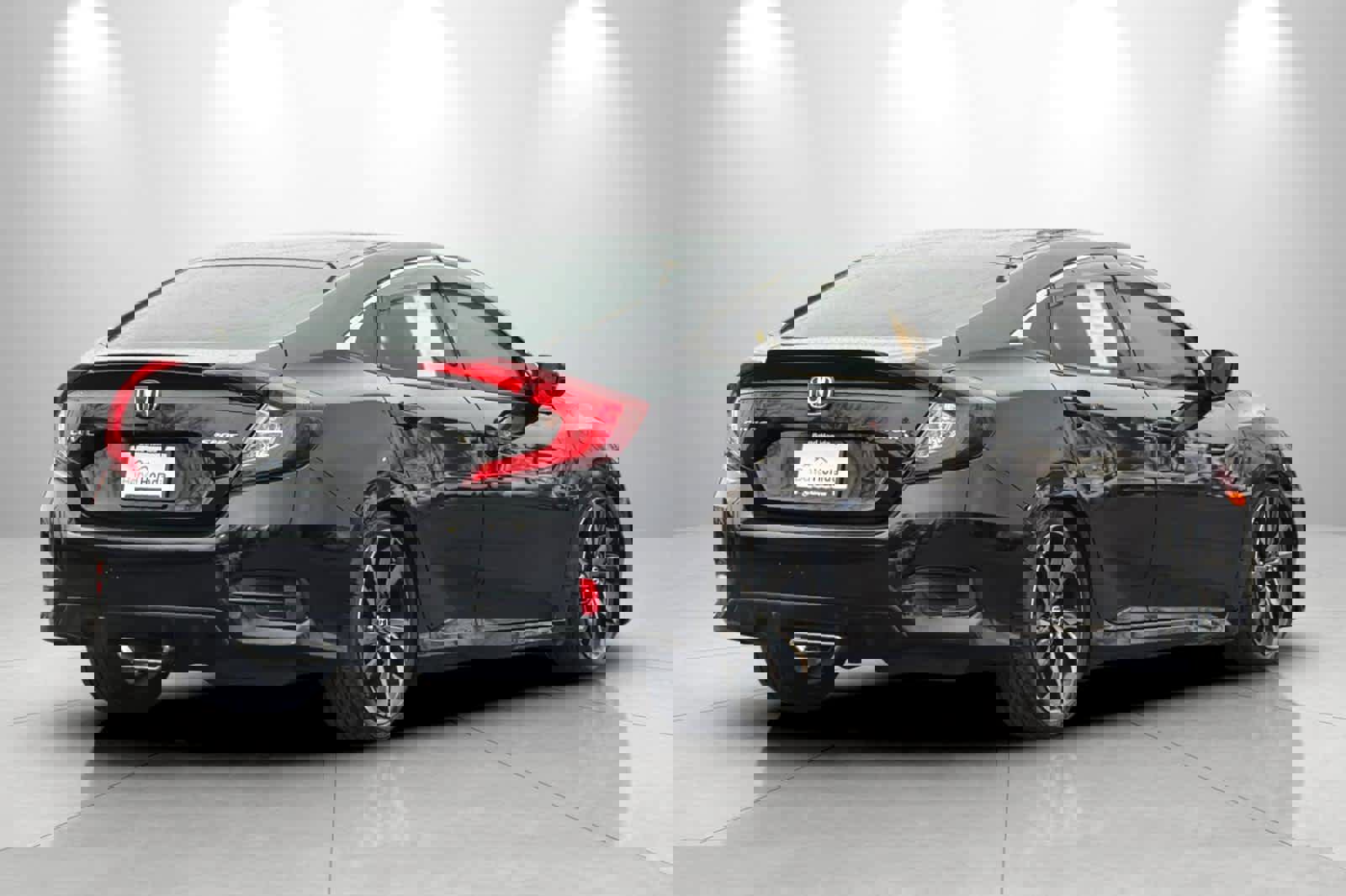 Used 2019 Honda Civic Sport image 2