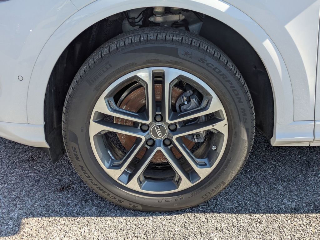 Certified 2025 Audi Q5 Premium w/ Convenience Package image 25