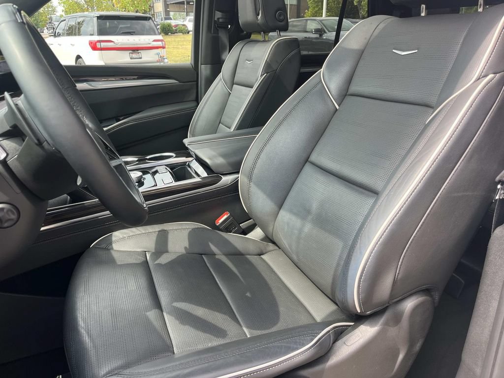Certified 2025 Cadillac Escalade Premium Luxury w/ Touring Package AWD/4WD image 28