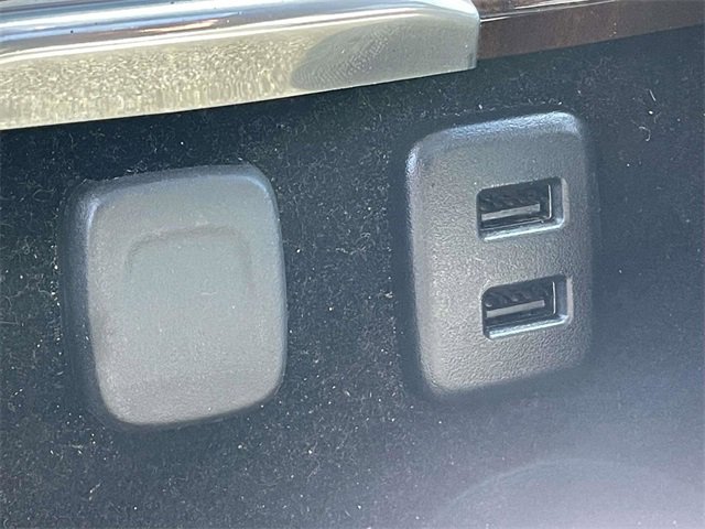 Used 2019 Cadillac Escalade Premium Luxury image 29