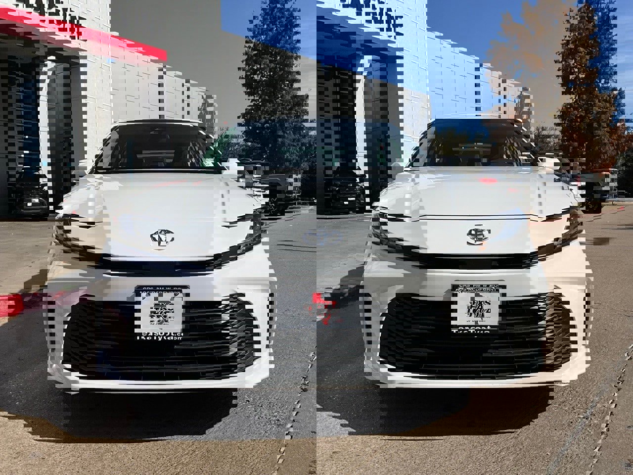 Used 2025 Toyota Camry LE image 4