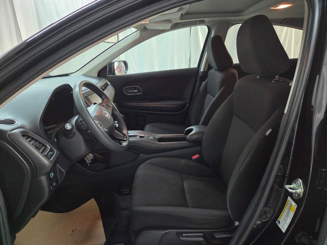 Used 2018 Honda HR-V EX image 14