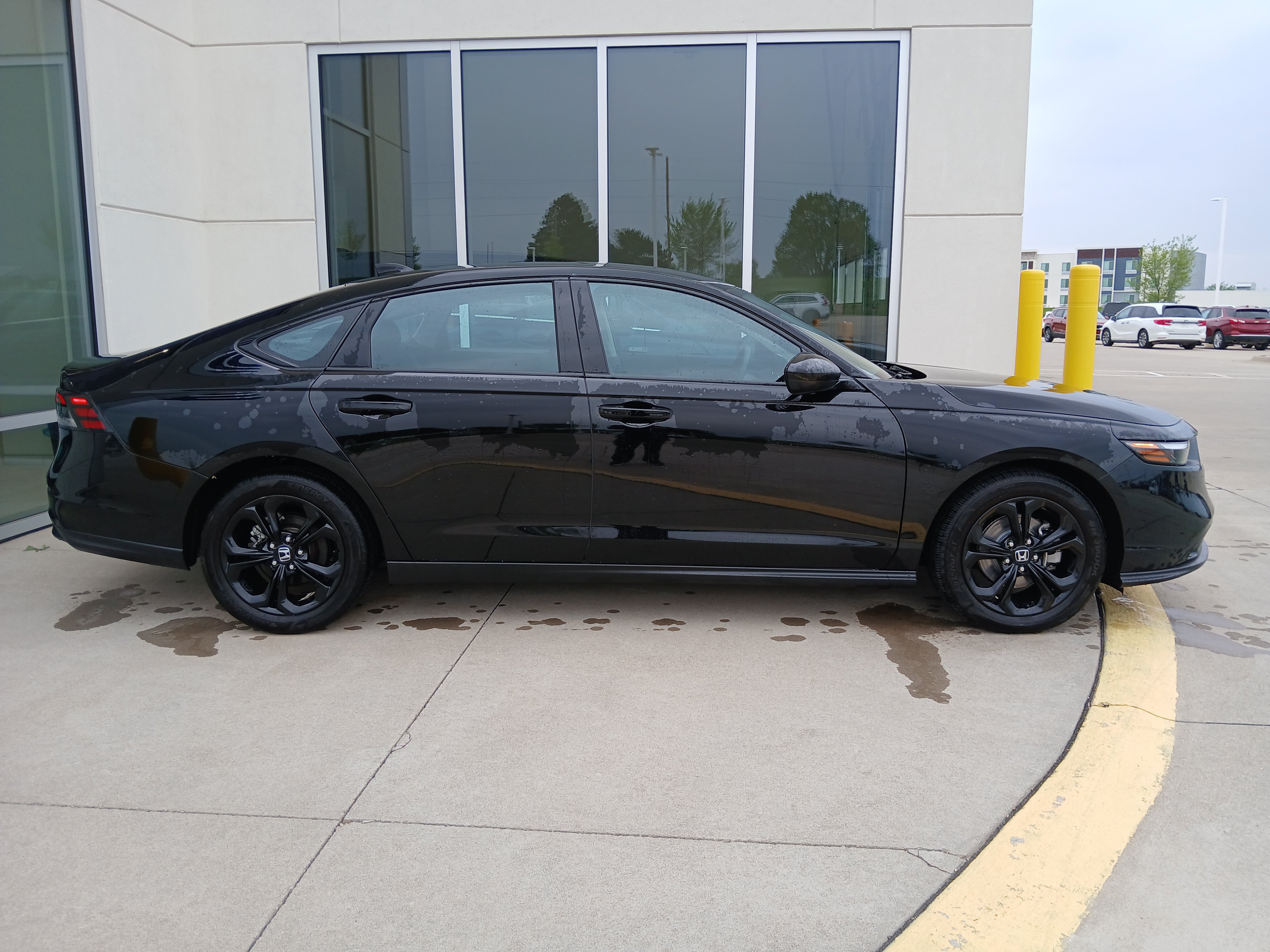 Used 2025 Honda Accord SE image 6