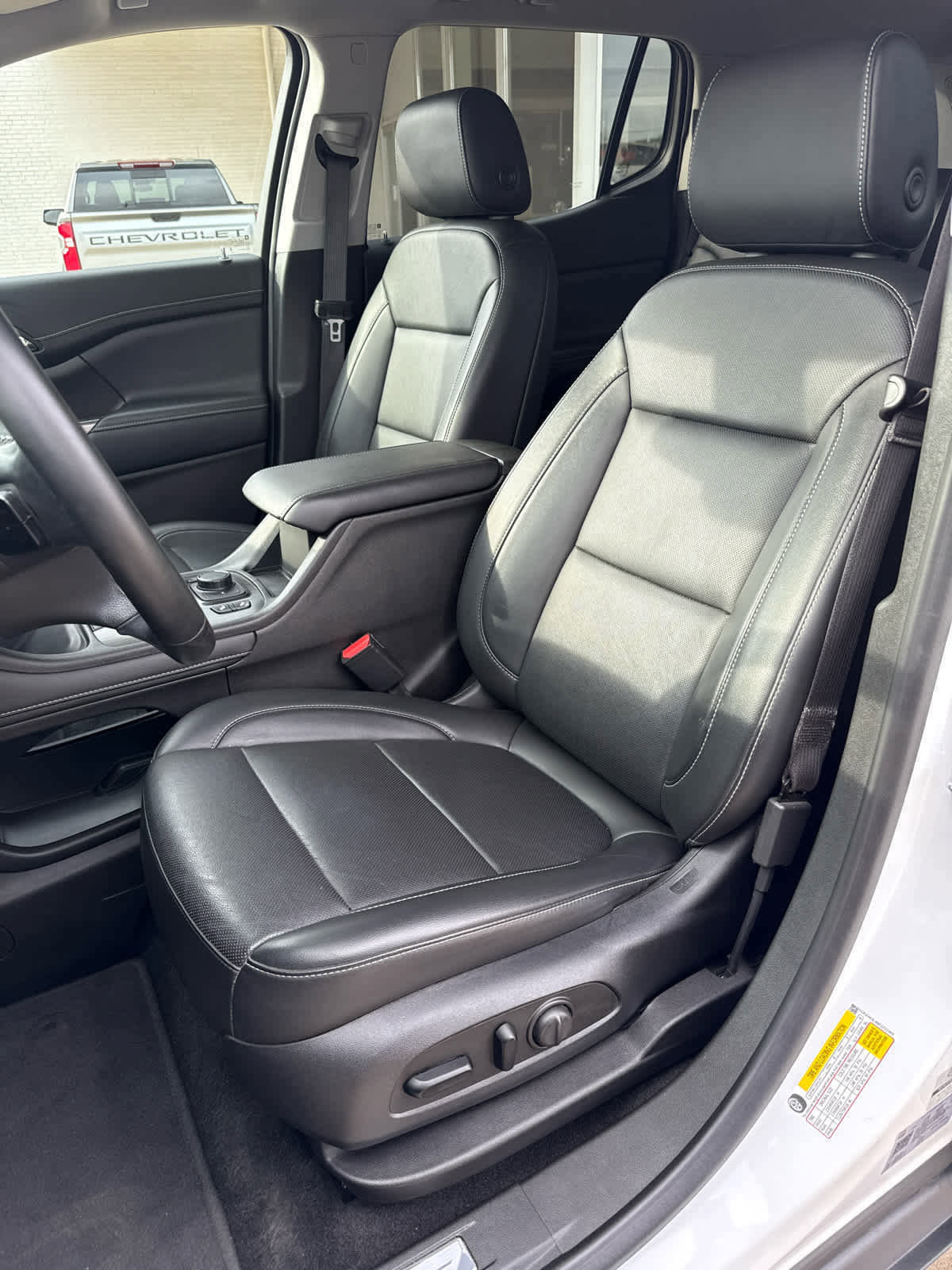 Used 2023 GMC Acadia SLT image 12