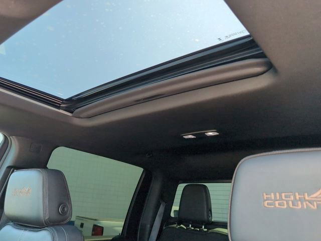 Used 2024 Chevrolet Silverado 2500 High Country w/ Z71 Off-Road Package image 24